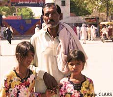 زن مسیحی پاکستانی زندگی پنهانی را آغاز کرد