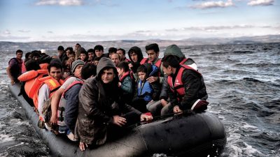 وزیر مهاجرت یونان: در خصوص بحران پناهجویان نگرانیم