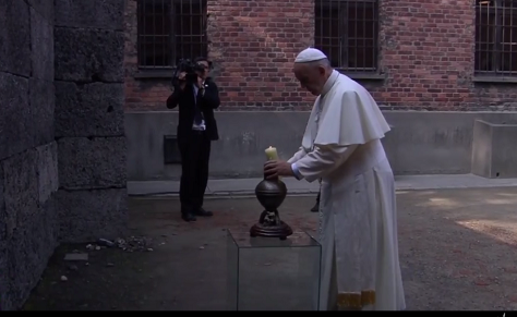 پاپ فرانسیس از اردوگاه نسل کشی آشویتس بازدید کرد